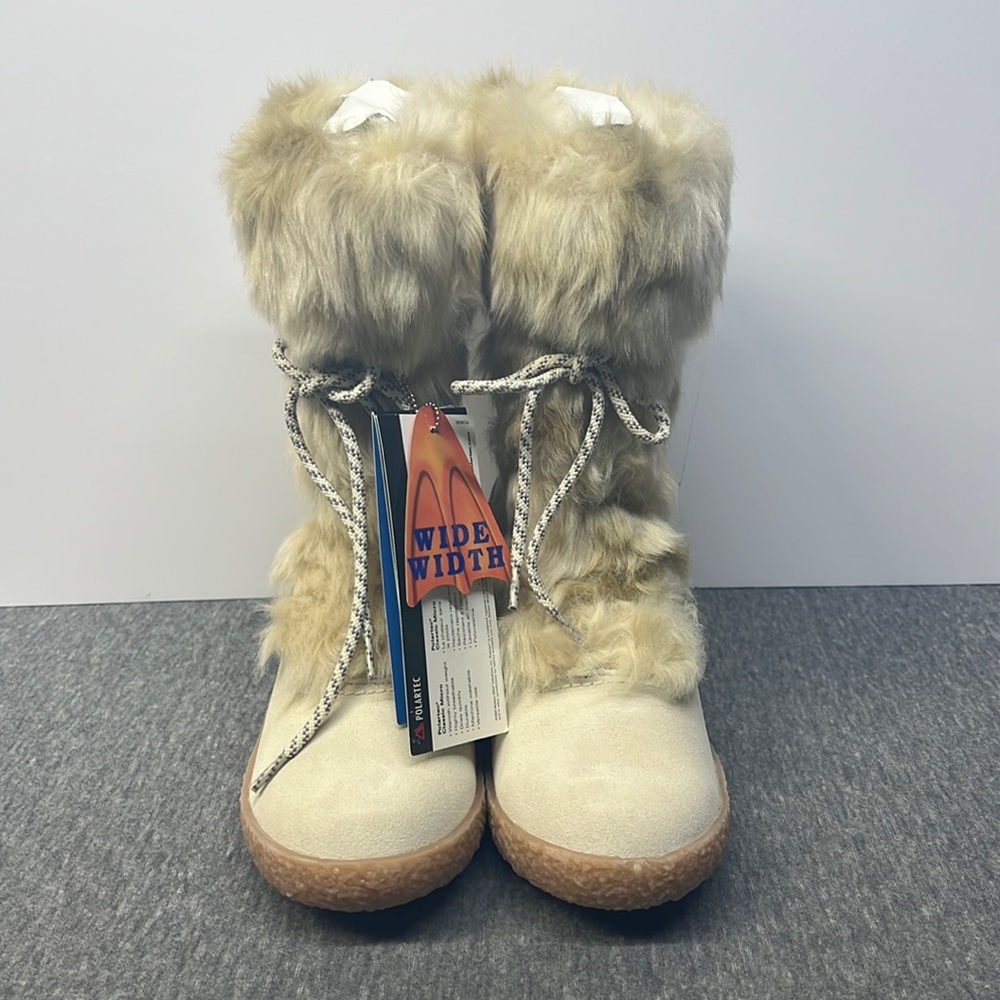 Brilliant Waterproof Winter Boots 6.5 cream suede new with tags